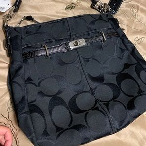 Coach Ashley Signature Hobo Shoulber Bag